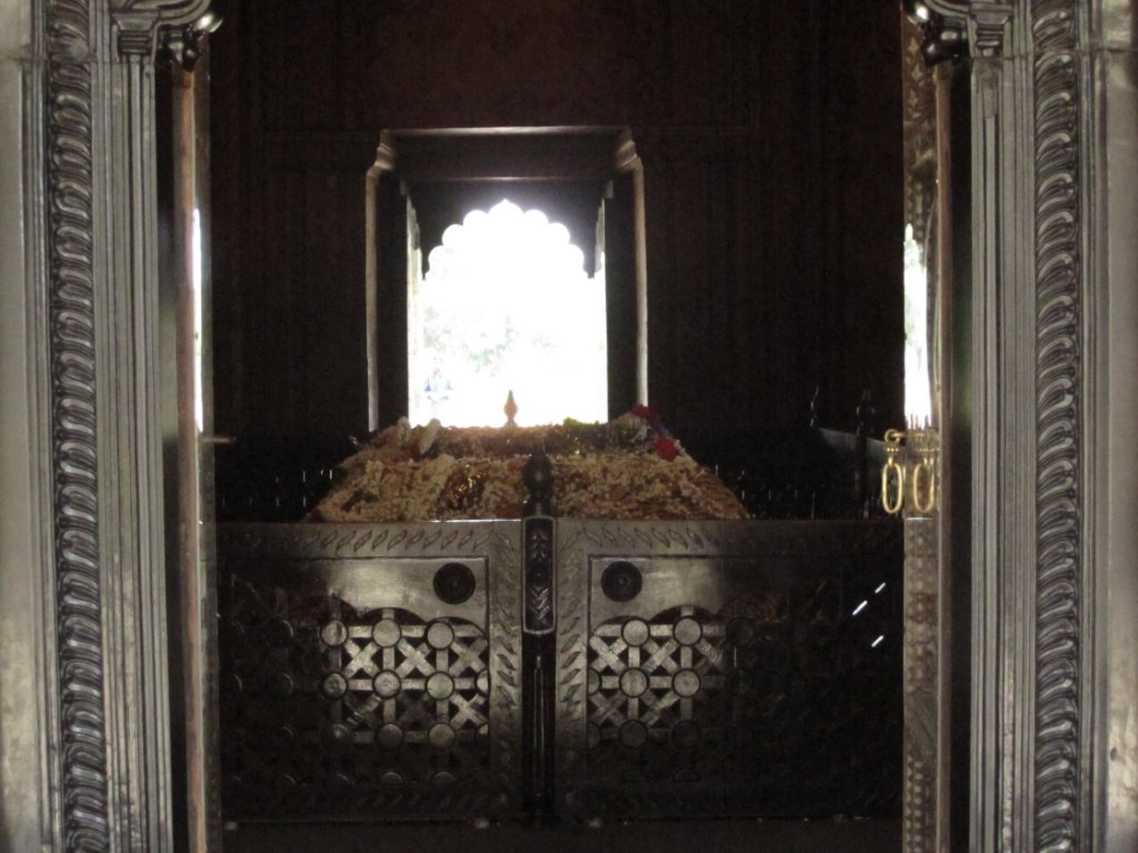 48-Tipu's Tomb in the Mausoleum.jpg - Tipu's Tomb in the Mausoleum